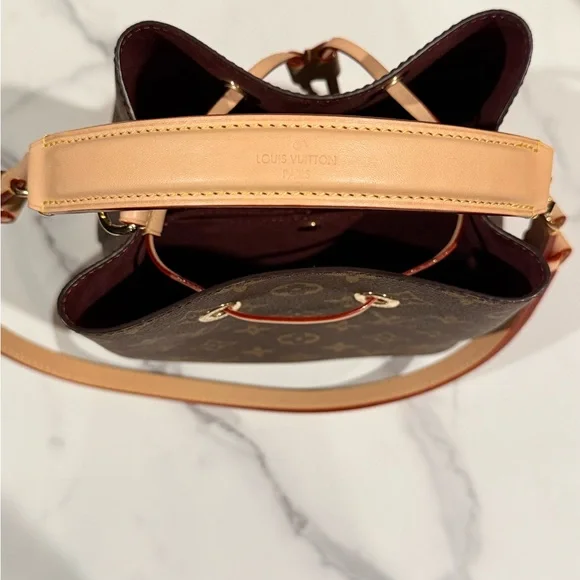 Louis Vuitton Neonoe BB - Picture 10 of 16